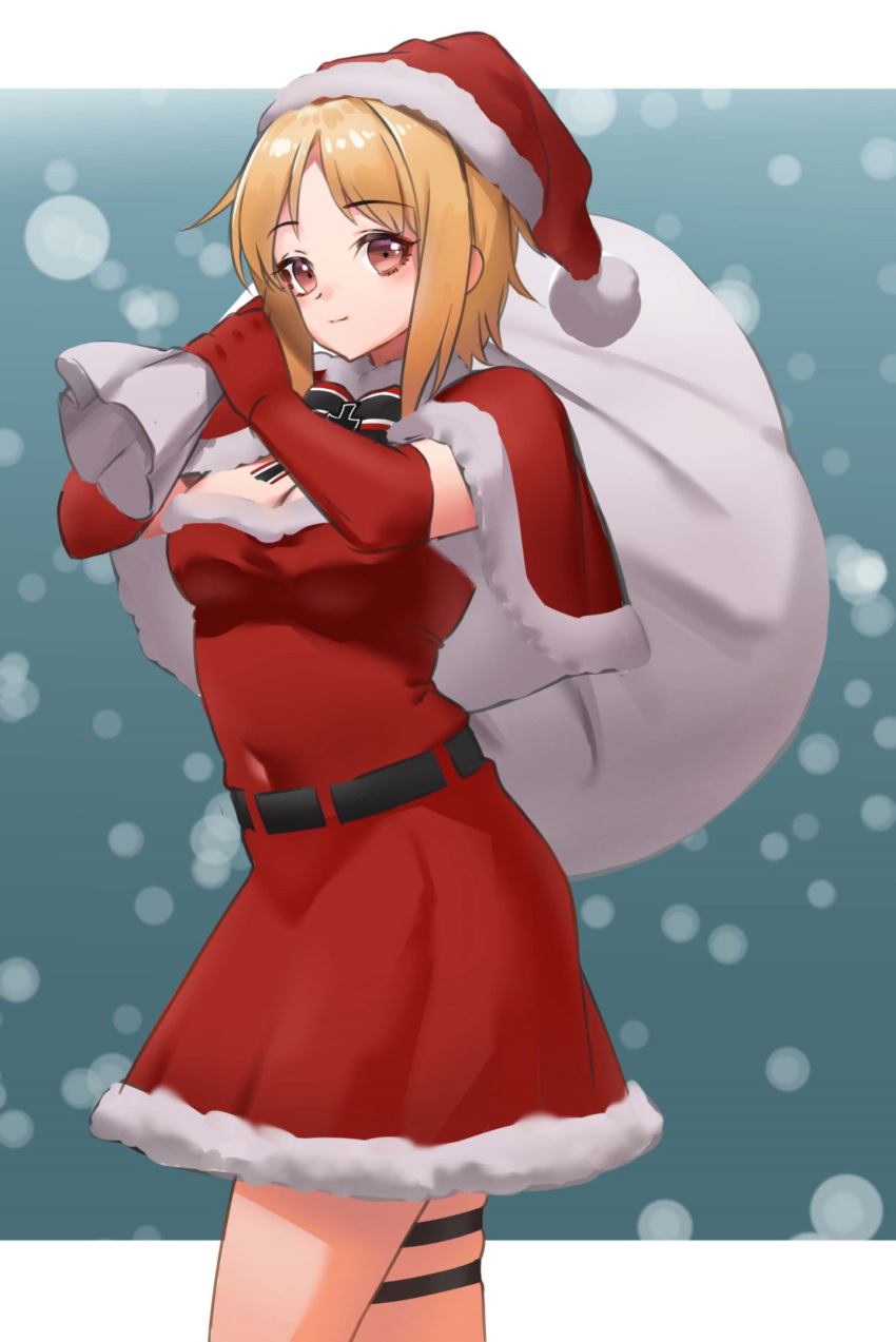 1girl alternate_costume belt blonde_hair breasts brown_eyes capelet christmas cleavage commentary_request covered_navel cowboy_shot dress elbow_gloves eyebrows_visible_through_hair fur_trim girls'_frontline gloves hat highres holding holding_sack medium_breasts mp40_(girls'_frontline) red_dress red_gloves sack santa_costume santa_hat short_hair sidelocks smile snow solo thigh_strap toryu_fufu