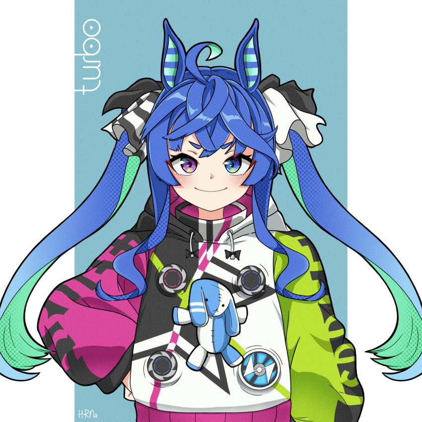 1girl @_@ ahoge animal_ears aqua_background aqua_hair artist_name blue_eyes blue_hair bow closed_mouth commentary crossed_bangs drawstring hair_bow halftone hand_on_own_hip heterochromia highres hood hoodie horse_ears horse_girl hrna long_hair long_sleeves looking_at_viewer multicolored_clothes multicolored_hair multicolored_hoodie purple_eyes sidelocks signature smile solo straight-on striped striped_bow stuffed_animal stuffed_rabbit stuffed_toy twin_turbo_(umamusume) twintails two-tone_hair umamusume upper_body