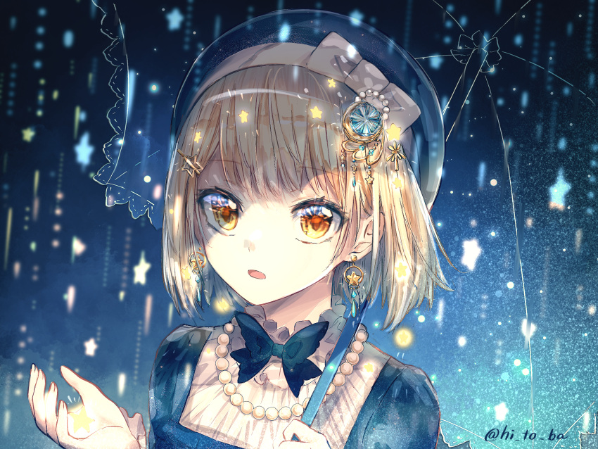 1girl :o artist_name artoria_(hitoba) blonde_hair blue_background blue_bow blue_dress blurry bow bowtie commentary depth_of_field dress earrings frilled_shirt_collar frilled_umbrella frills gradient_background hair_ornament hand_up hat highres hitoba holding holding_star holding_umbrella jewelry necklace open_mouth original pearl_necklace rain short_hair solo star_(symbol) star_earrings star_hair_ornament symbol-only_commentary umbrella yellow_eyes