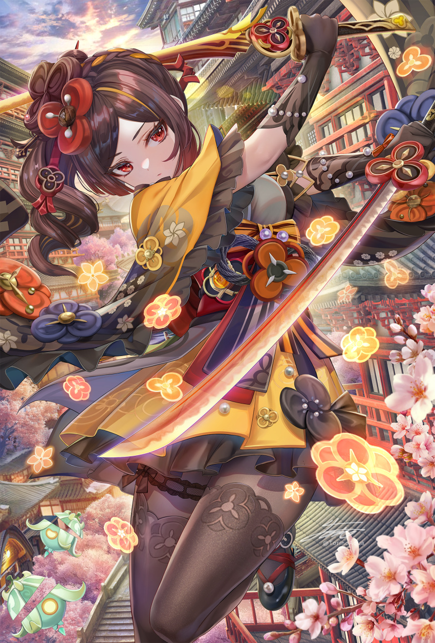 1girl black_gloves brown_hair chiori_(genshin_impact) drill_hair drill_ponytail dual_wielding genshin_impact gloves hair_ornament hair_stick highres holding holding_sword holding_weapon japanese_clothes kimono long_hair looking_at_viewer multicolored_hair obi pantyhose red_eyes sash side_ponytail skirt solo sword torino_aqua weapon yellow_kimono yellow_skirt