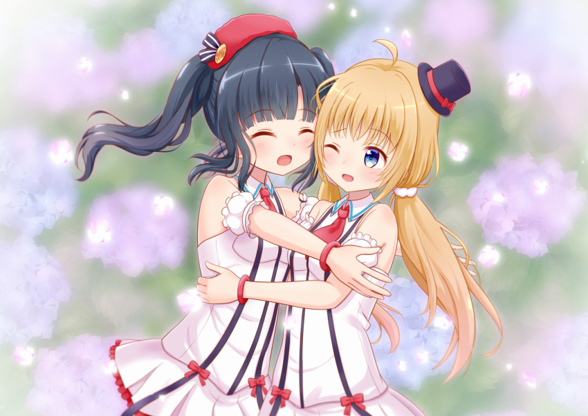 2girls ;d ^_^ arm_cuffs aunt_and_niece beret black_hair black_hat blonde_hair blue_eyes blunt_bangs blurry blurry_background closed_eyes collared_dress dress frilled_cuffs green_background hair_ornament hair_scrunchie hat highres imminent_hug itsumura_haruka itsumura_yukari looking_at_another low_twintails mini_hat mini_top_hat multiple_girls necktie one_eye_closed open_mouth pleated_dress re:stage! red_hat red_necktie scrunchie short_dress sidelocks sleeveless sleeveless_dress smile striped_clothes striped_dress tilted_hat top_hat twintails vertical-striped_clothes vertical-striped_dress white_dress white_scrunchie yutuki_ame