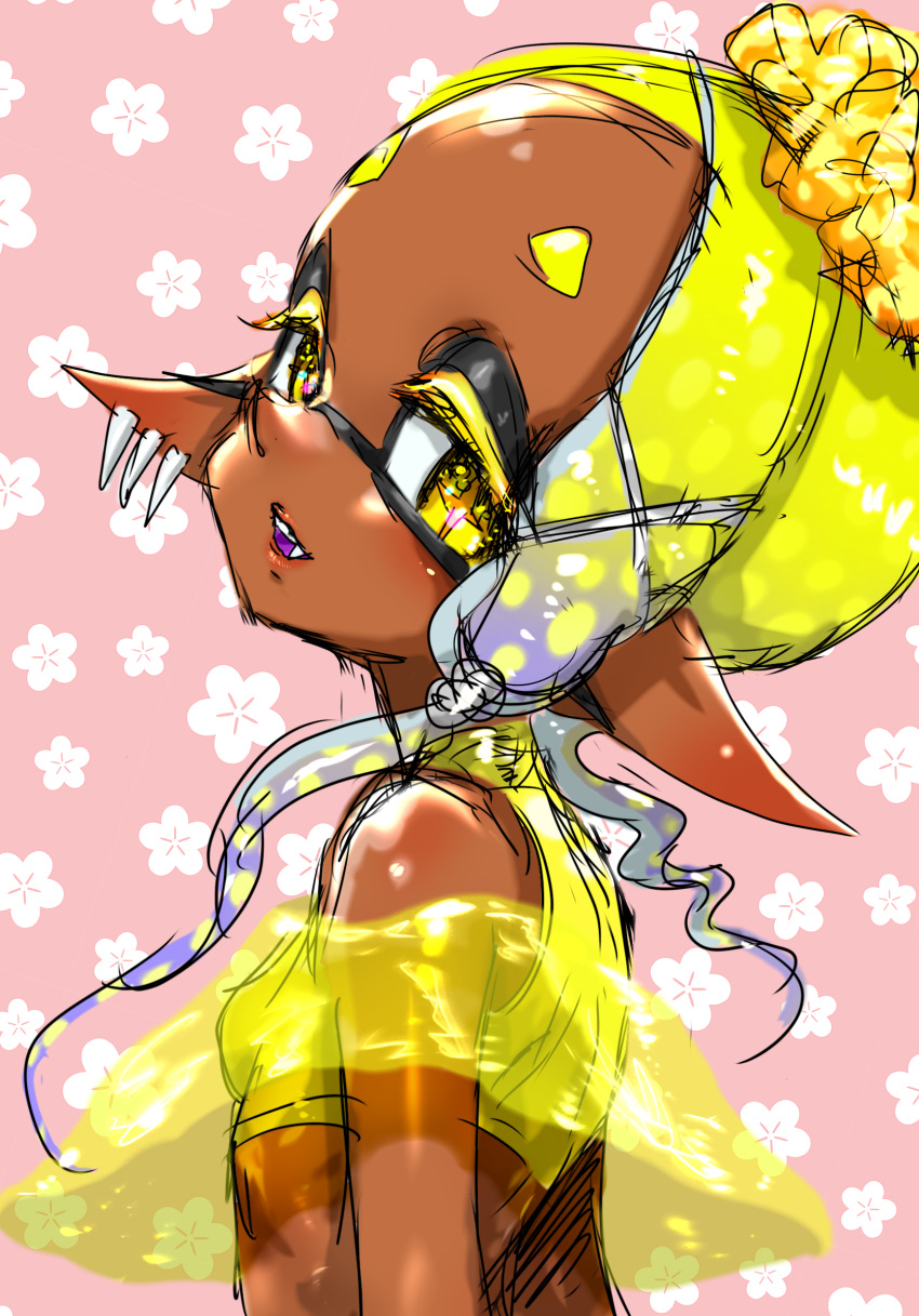 1girl asymmetrical_hair bare_shoulders blonde_hair blue_hair breasts colored_eyelashes crop_top cross-shaped_pupils dark-skinned_female dark_skin earrings fang floral_background food food_on_head forehead frye_(splatoon) highres inkling jewelry koharu2.5 light_blue_hair long_hair long_pointy_ears object_on_head pointy_ears shawl shirt short_eyebrows sleeveless sleeveless_shirt small_breasts solo splatoon_(series) splatoon_3 symbol-shaped_pupils tentacle_hair tooth_earrings upper_body yellow_eyes yellow_shirt