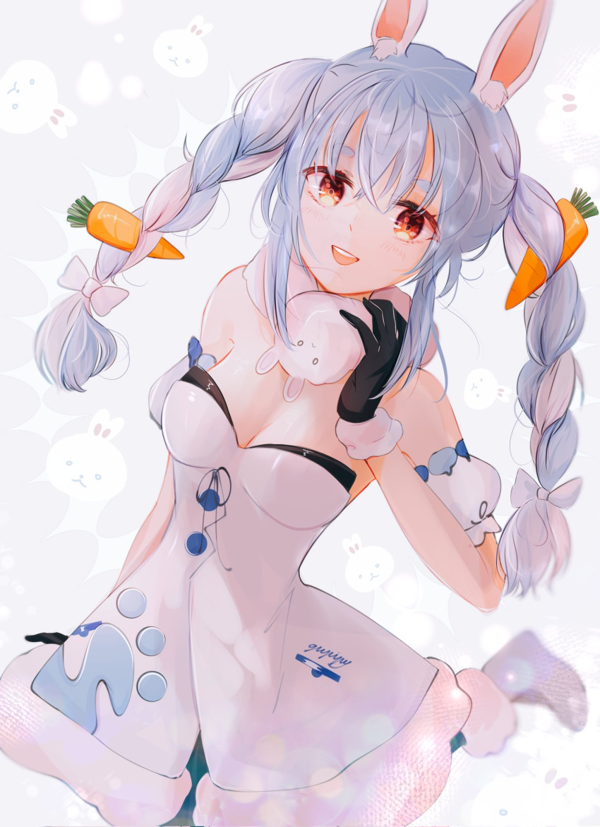 :d animal_ear_fluff animal_ears black_gloves blue_hair blush bow braid breasts bunny carrot carrot_hair_ornament creature don-chan_(usada_pekora) dress food-themed_hair_ornament fur-trimmed_gloves fur_scarf fur_trim gloves gupipy hair_ornament highres hololive long_hair looking_at_viewer rabbit_ears rabbit_girl scarf short_eyebrows simple_background small_breasts smile thick_eyebrows twin_braids twintails usada_pekora virtual_youtuber white_dress white_scarf