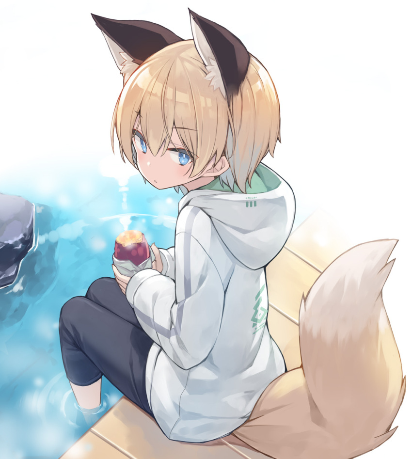 1girl animal_ears bangs black_legwear blonde_hair blue_eyes closed_mouth commentary_request eyebrows_visible_through_hair food fox_ears fox_girl fox_tail hair_between_eyes highres hood hood_down hooded_jacket jacket leggings long_sleeves looking_at_viewer looking_back original poco_(asahi_age) shiratama_kitsune short_hair sleeves_past_wrists soaking_feet solo steam sweet_potato tail water white_background white_jacket yakiimo