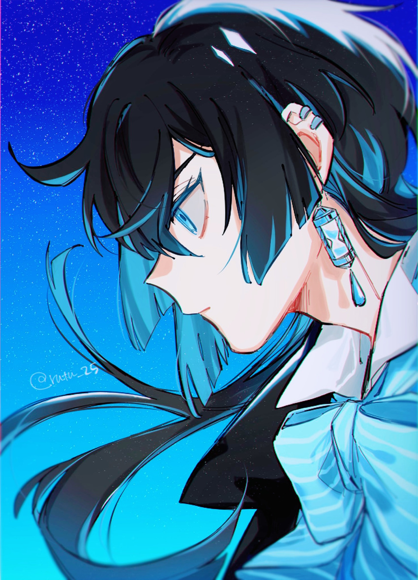 1boy black_hair blue_eyes blue_hair bow colored_tips ear_piercing earrings highres jewelry looking_away looking_down multicolored_hair pale_skin piercing ribbon rutu solo vanitas_(vanitas_no_carte) vanitas_no_carte