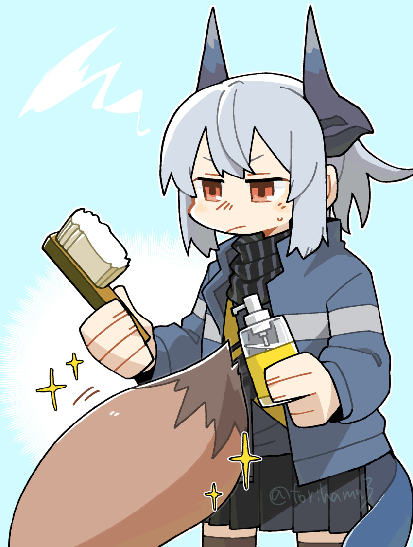 arknights bangs black_shirt black_skirt blue_background blue_jacket blush_stickers bottle brown_legwear brush closed_mouth commentary_request eyebrows_behind_hair franka_(arknights) grey_hair highres holding holding_bottle horns jacket konno_akikaze liskarm_(arknights) long_sleeves open_clothes open_jacket pleated_skirt red_eyes shirt skirt sparkle squiggle sweat tail thighhighs twitter_username v-shaped_eyebrows