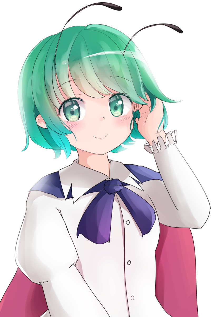 1girl adda antennae bangs black_cape cape closed_mouth eyebrows_visible_through_hair green_eyes green_hair hand_in_hair highres long_sleeves looking_at_viewer shirt short_hair simple_background smile solo touhou upper_body white_background white_shirt wriggle_nightbug