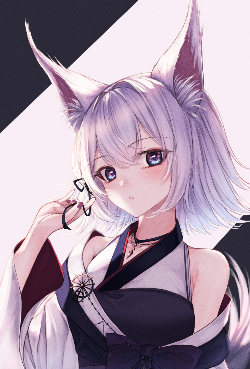 1girl absurdres alba_mofu amane_utata animal_ears blue_eyes fox_ears fox_girl highres japanese_clothes kimono looking_at_viewer looking_to_the_side pale_skin seventh_happiness silver_hair solo virtual_youtuber white_hair