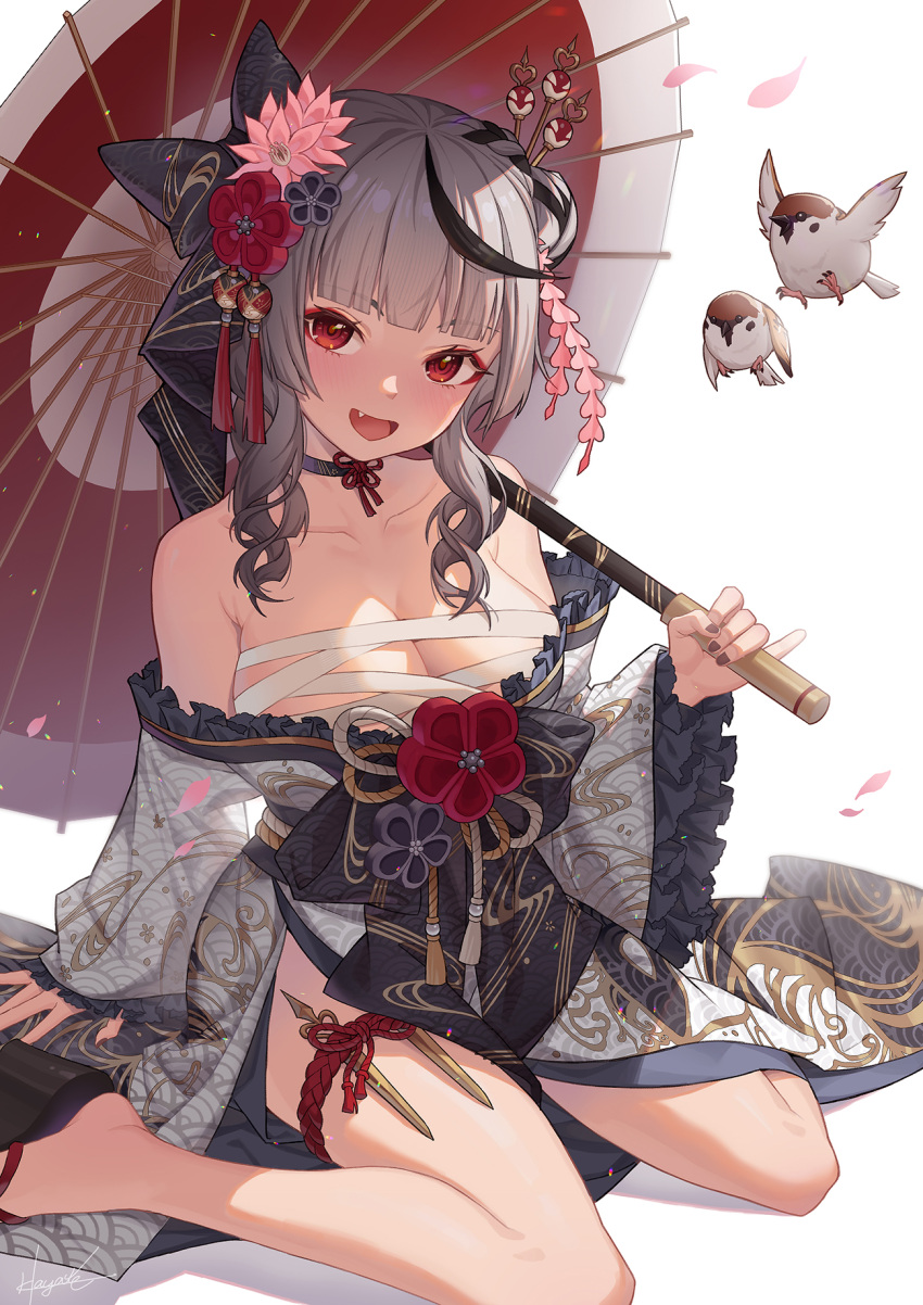 1girl bandages bird breasts budget_sarashi chest_sarashi cleavage commentary highres hololive japanese_clothes kimono large_breasts leaf98k midriff oil-paper_umbrella red_eyes sakamata_chloe sarashi simple_background solo sparrow umbrella virtual_youtuber white_background