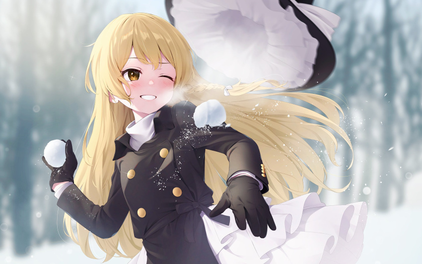 1girl apron black_apron black_gloves black_headwear black_ribbon black_vest blonde_hair blurry blurry_background blush braid breath buttons commentary eyebrows_visible_through_hair gloves grin hair_ribbon hat hat_removed hat_ribbon headwear_removed highres holding_snowball kanpa_(campagne_9) kirisame_marisa lips long_hair long_sleeves one_eye_closed outdoors ribbon skirt smile snow snowball snowball_fight solo teeth touhou upper_body vest waist_apron white_ribbon white_skirt winter witch_hat yellow_eyes