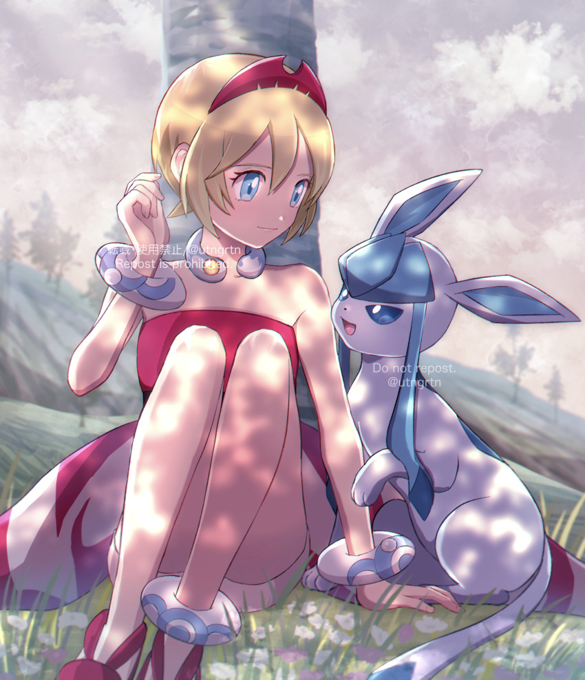 1girl absurdres against_tree anklet arm_support bangs blonde_hair blue_eyes bracelet closed_mouth cloud collar collarbone commentary_request day eyelashes flower fuyu_(utngrtn) glaceon grass hairband hand_up highres irida_(pokemon) jewelry outdoors pokemon pokemon_(creature) pokemon_(game) pokemon_legends:_arceus red_footwear red_hairband red_shirt shirt shoes short_hair shorts sitting sky smile strapless strapless_shirt tree watermark white_shorts