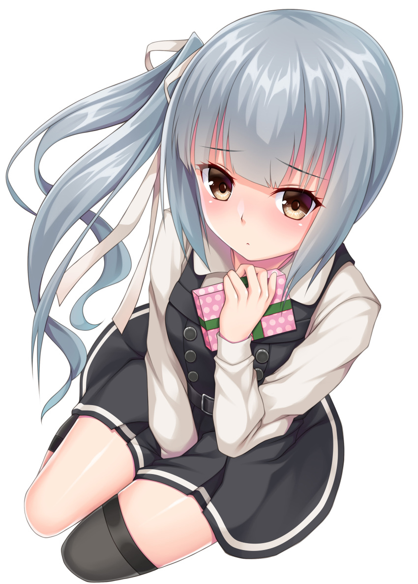 1girl absurdres black_dress black_legwear blush box buttons closed_mouth collared_shirt dress eyebrows_visible_through_hair gift gift_box grey_hair hair_ribbon highres holding holding_gift kantai_collection kasumi_(kancolle) kasumi_kai_ni_(kancolle) kneehighs long_hair long_sleeves pinafore_dress ribbon ruin_re_birth shirt side_ponytail simple_background single_kneehigh single_thighhigh solo thighhighs valentine white_background white_ribbon white_shirt yellow_eyes