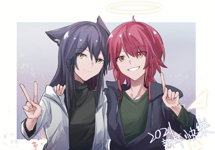 2girls animal_ear_fluff animal_ears arknights black_jacket chinese_commentary chinese_text closed_mouth commentary_request detached_wings energy_wings exusiai_(arknights) eyebrows_visible_through_hair eyes_visible_through_hair green_shirt halo hand_on_another's_shoulder hibioes highres jacket long_sleeves multiple_girls red_eyes red_hair shirt short_hair smile texas_(arknights) translation_request v white_jacket wings wolf_ears wolf_girl yellow_eyes