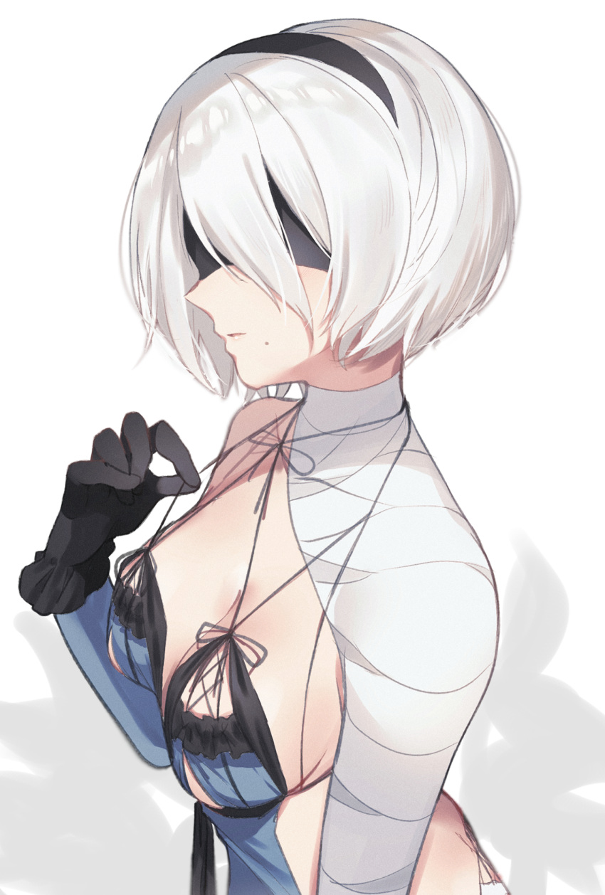 1girl bandaged_arm bandages black_gloves black_hairband breasts cleavage covered_eyes gloves hairband highres kaine_(nier) large_breasts looking_at_viewer machi_futo mole mole_under_mouth nier nier_(series) short_hair sideboob silver_hair strap_gap upper_body white_background