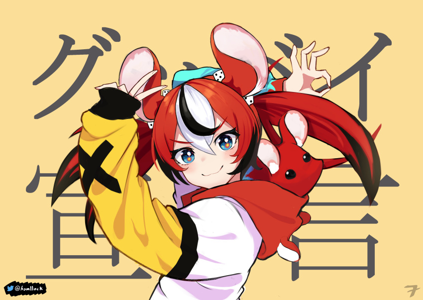1girl absurdres animal_ear_fluff animal_ears bangs black_hair blue_eyes blush closed_mouth dice_hair_ornament from_side goodbye_sengen_(vocaloid) hair_between_eyes hair_ornament hakos_baelz hamllock highres hololive hololive_english hood hoodie looking_at_viewer mouse mouse_ears mouse_girl mr._squeaks_(hakos_baelz) multicolored_hair red_hair sleeves_past_wrists smile solo streaked_hair v virtual_youtuber white_hair white_hoodie yellow_background