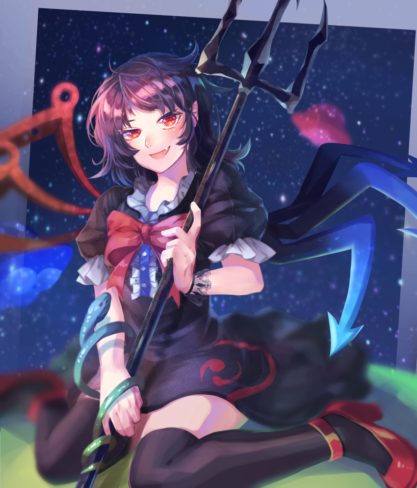 1girl :d asymmetrical_wings bangs beekan black_dress black_hair black_legwear blush bow bowtie commentary dress eyebrows_behind_hair fang frilled_sleeves frills full_body high_heels highres holding holding_polearm holding_weapon houjuu_nue looking_at_viewer medium_hair open_mouth parted_bangs polearm puffy_short_sleeves puffy_sleeves red_bow red_bowtie red_eyes red_footwear short_sleeves sitting skin_fang sky smile snake solo star_(sky) starry_sky thighhighs touhou trident ufo wariza weapon wings