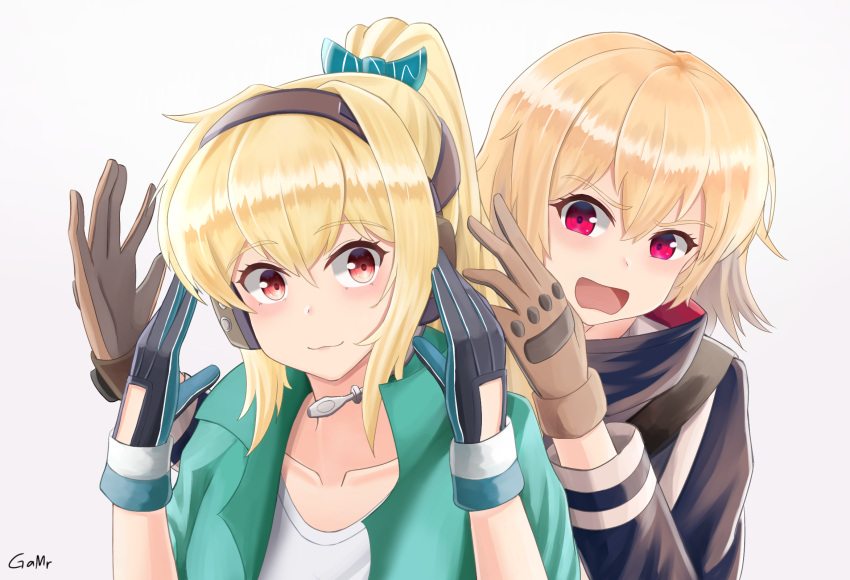 artist_name bangs blonde_hair bow cosplay ear_protection eyebrows_visible_through_hair gamryous girls'_frontline gloves green_hairband hair_bow hairband highres holding iris_(material_sniper)' iris_(material_sniper)'_(cosplay) jacket long_hair material_sniper multicolored_clothes multicolored_gloves ponytail red_eyes scw_(girls'_frontline) smile sv-98_(girls'_frontline)