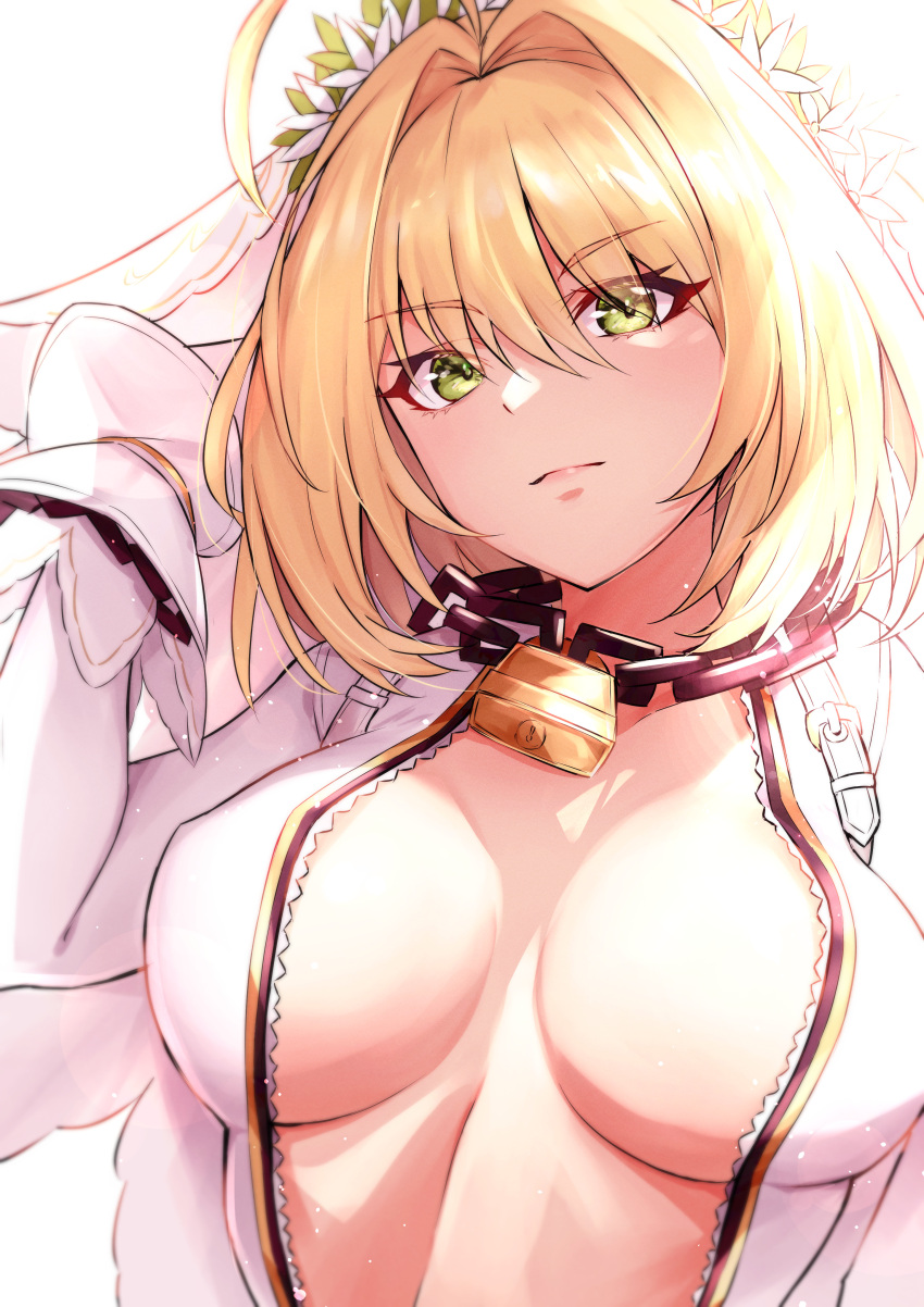 1girl absurdres ahoge blonde_hair bodysuit breasts chain closed_mouth fate/grand_order fate_(series) flower green_eyes hair_flower hair_intakes hair_ornament highres large_breasts lock looking_at_viewer nero_claudius_(bride)_(fate) nero_claudius_(fate) padlock shiraiwa_usagi short_hair simple_background smile solo upper_body veil white_background white_bodysuit