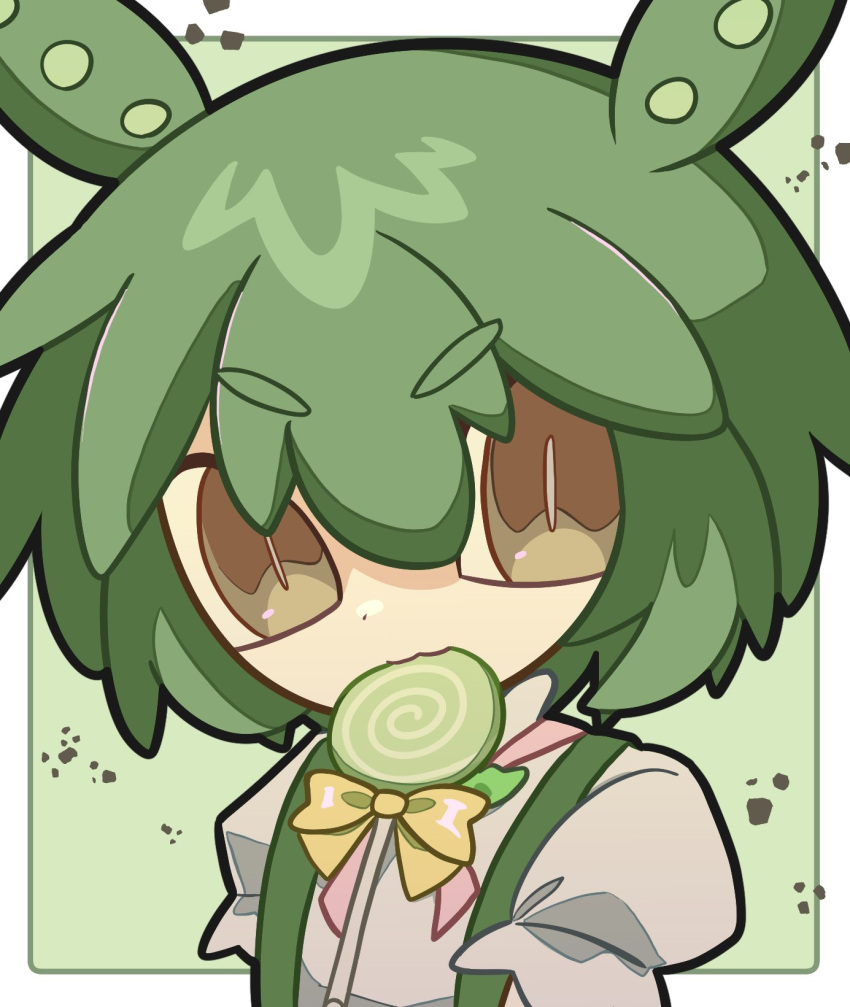 1girl 9chrono0 border bright_pupils brooch brown_eyes candy commentary_request food food_in_mouth green_background green_hair highres jewelry lollipop looking_at_viewer mouth_hold neck_ribbon outside_border pink_ribbon puffy_short_sleeves puffy_sleeves ribbon shirt short_sleeves slit_pupils solo suspenders swirl_lollipop thick_eyebrows upper_body v-shaped_eyebrows voicevox white_border white_pupils white_shirt zundamon