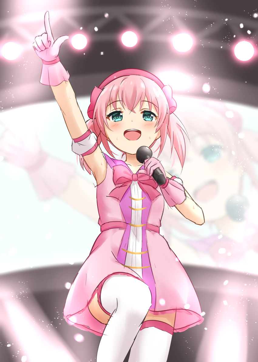 1girl :d absurdres alternative_girls armpits blurry blurry_background blush bow collarbone cowboy_shot crossed_bangs dress dress_bow gloves green_eyes hairband highres holding holding_microphone light_particles mano_sakurako microphone open_mouth pink_dress pink_gloves pink_hair pink_hairband screen_zoom short_dress sleeveless sleeveless_dress smile solo stage_lights sweat teeth thighhighs upper_teeth_only white_thighhighs yutuki_ame