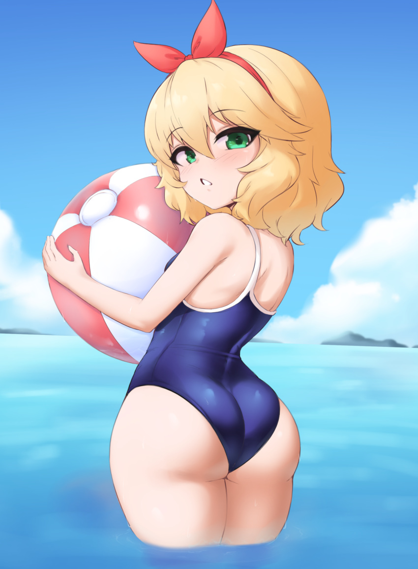 1girl absurdres ass ball beachball blonde_hair blue_one-piece_swimsuit blue_sky cloud competition_swimsuit cowboy_shot day green_eyes hair_ribbon hairband highres holding holding_ball holding_beachball horizon idolmaster idolmaster_cinderella_girls looking_at_viewer looking_back mountainous_horizon one-piece_swimsuit outdoors pldf red_hairband ribbon sakurai_momoka short_hair sky solo swimsuit wading water