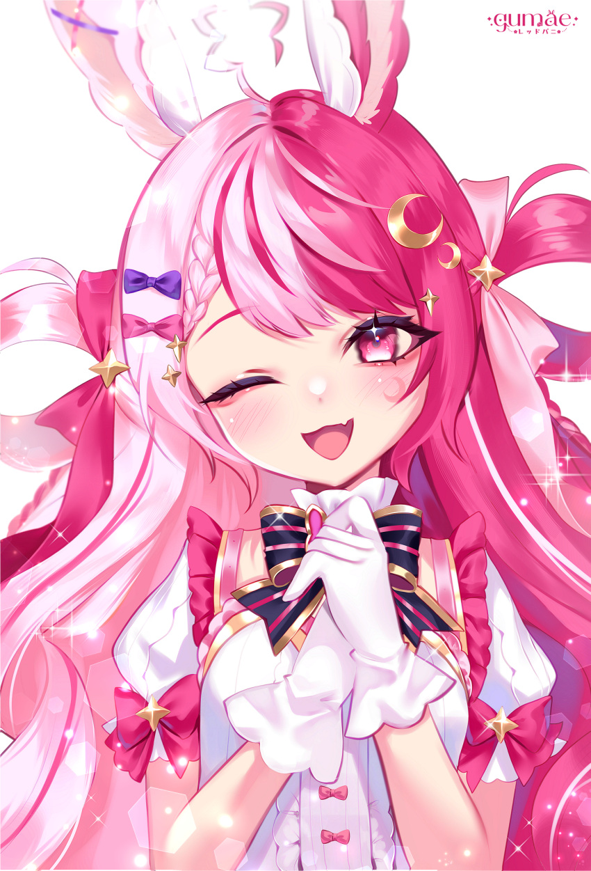 :d ahoge animal_ear_fluff animal_ears artist_logo artist_name blush bow bowtie braid brooch center_frills crescent crescent_facial_mark crescent_hair_ornament dress eyelashes facial_mark fang frilled_dress frills gloves gumae hair_ornament hair_ribbon hair_rings hands_up happy head_tilt highres idol_corp jewelry lalabell_lullaby lens_flare light_particles looking_at_viewer magical_girl multicolored_hair one_eye_closed own_hands_together pink_eyes pink_hair pink_ribbon puffy_short_sleeves puffy_sleeves purple_bow purple_bowtie rabbit_brooch rabbit_ears rabbit_girl ribbon short_sleeves skin_fang sleeve_bow smile spanish_commentary sparkle_hair_ornament split-color_hair star_ahoge star_brooch streaked_hair upper_body virtual_youtuber white_background white_dress white_gloves white_hair