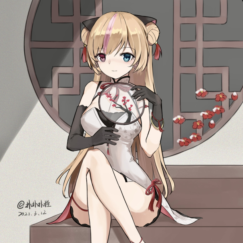1girl alternate_costume animal_ears bangs black_gloves blonde_hair blue_eyes blush breasts cat_ears china_dress chinese_clothes cleavage closed_mouth crossed_legs dated double_bun dress eyebrows_visible_through_hair fake_animal_ears feet_out_of_frame girls'_frontline gloves hand_fan heterochromia highres holding holding_fan long_hair looking_at_viewer medium_breasts mk23_(girls'_frontline) multicolored_hair pink_eyes sakatakin simple_background sitting smile solo