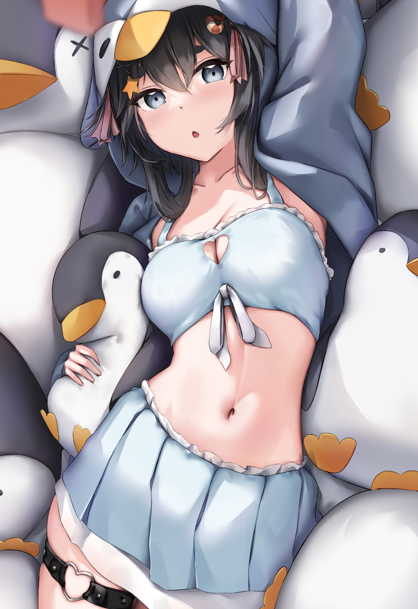 1girl absurdres animal_hood arm_up bangs black_hair blush cowboy_shot hair_between_eyes hair_ornament highres holding holding_stuffed_toy hood hood_up hooded_jacket jacket looking_at_viewer navel noot_(vtuber) parted_lips penguin_hood pleated_skirt skai_kun skirt solo star_(symbol) star_hair_ornament stomach stuffed_animal stuffed_penguin stuffed_toy thick_eyebrows thigh_strap vdonburi virtual_youtuber