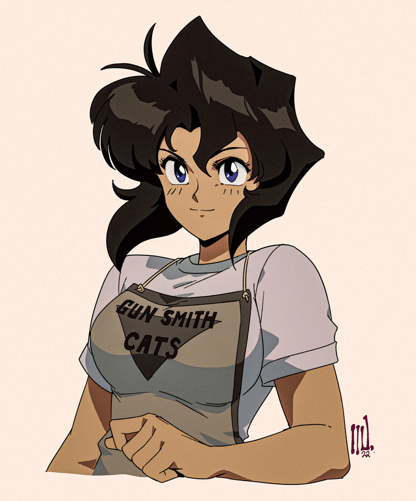 1990s_(style) 1girl absurdres antenna_hair apron black_hair blue_eyes bob_cut breasts clothes_writing dark-skinned_female dark_skin david_liu english_commentary gunsmith_cats highres medium_breasts rally_vincent retro_artstyle shirt short_hair smile solo t-shirt upper_body