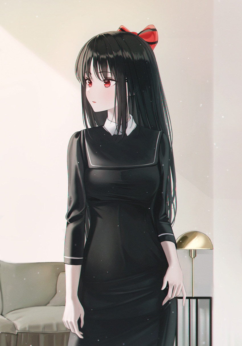 1girl bangs black_dress bow breasts collared_shirt couch dress hair_bow highres indoors kaguya-sama_wa_kokurasetai_~tensai-tachi_no_renai_zunousen~ long_hair looking_away pinafore_dress red_bow red_eyes shinomiya_kaguya shirt solo standing youngsok