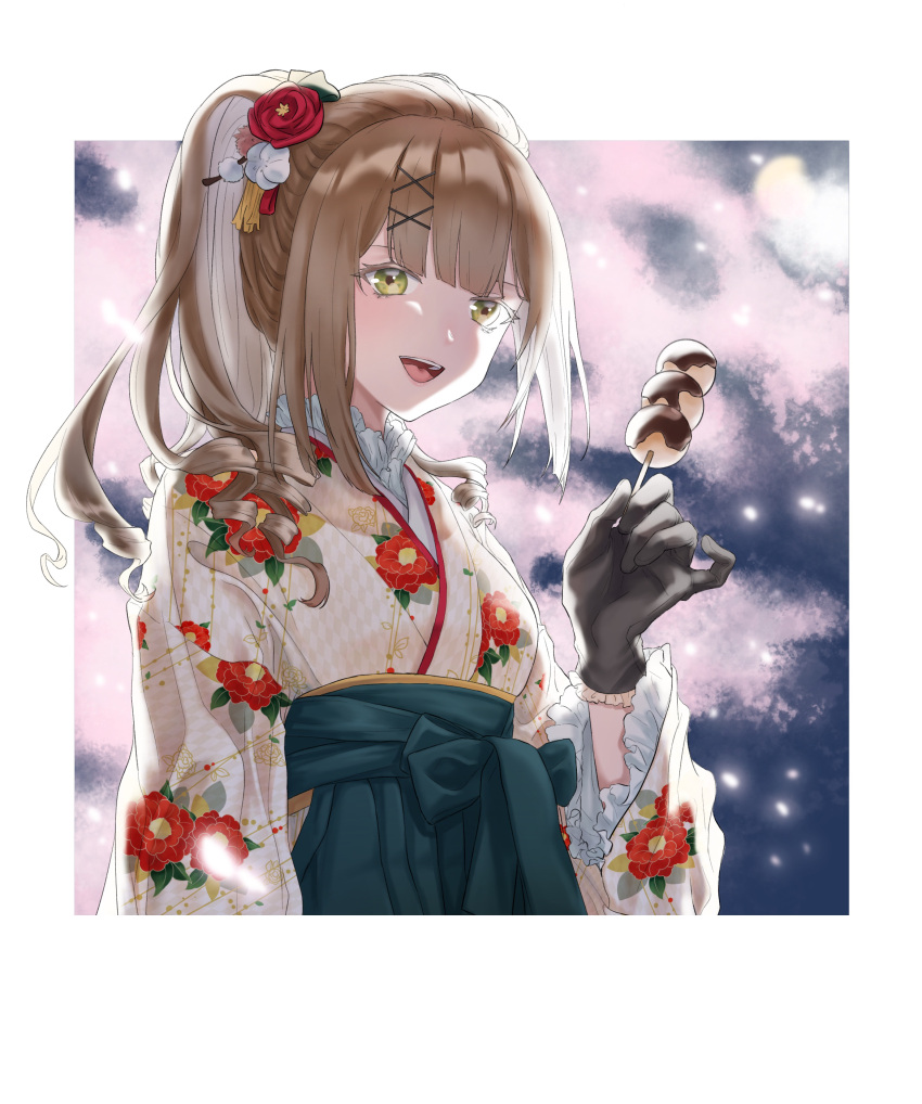 1girl absurdres bangs black_gloves blush chinese_commentary eyebrows_visible_through_hair finellen flower food girls'_frontline girls'_frontline_neural_cloud gloves green_eyes hair_flower hair_ornament hairclip hakama highres holding holding_food japanese_clothes kimono light_brown_hair long_hair looking_at_viewer open_mouth ponytail sakuya_(girls'_frontline_nc) simple_background smile solo teeth upper_body upper_teeth white_day wide_sleeves