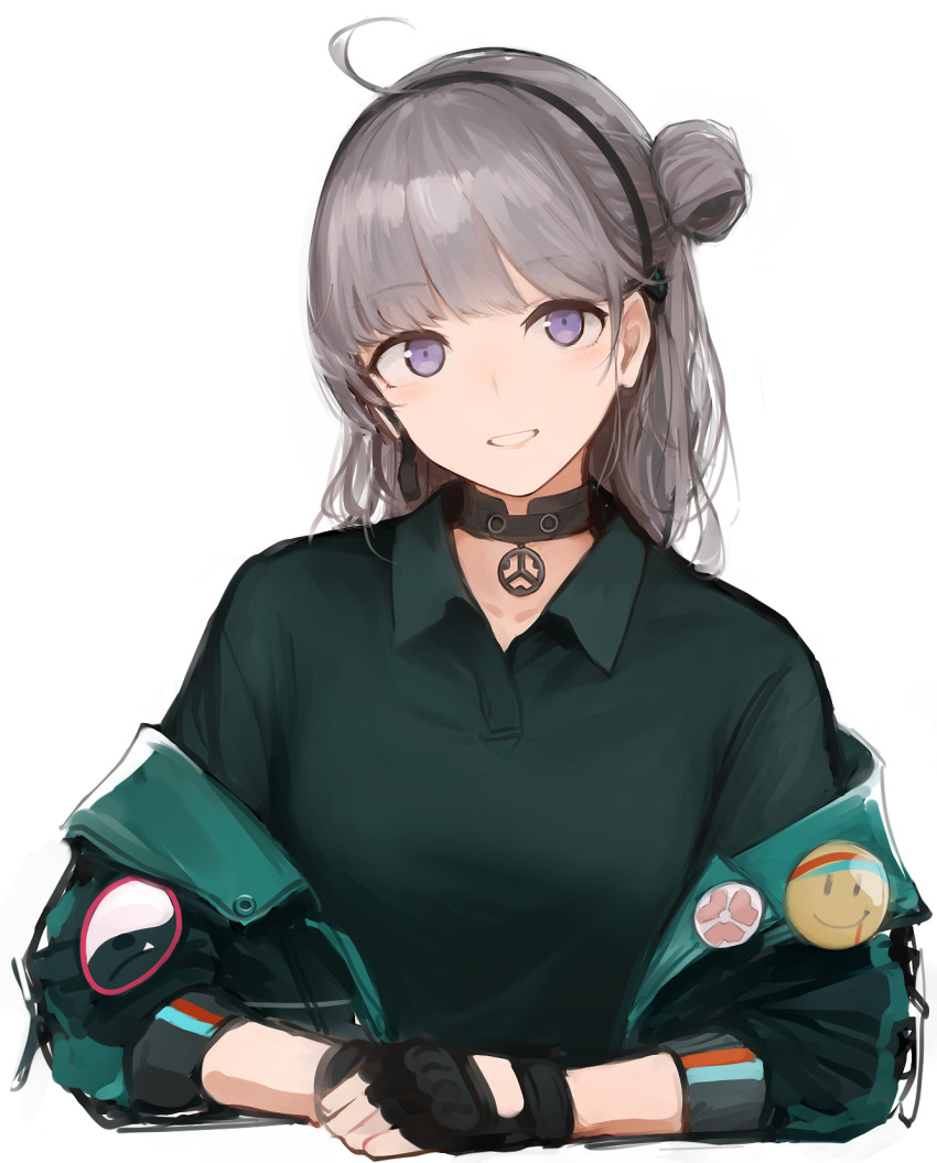 1girl alternate_costume bangs black_gloves breasts eyebrows_visible_through_hair fingerless_gloves girls'_frontline gloves green_jacket green_shirt grey_hair hairband highres honey_badger_(girls'_frontline) jacket jacket_pull light_purple_eyes long_hair looking_at_viewer open_clothes open_jacket open_mouth parted_lips rampart1028 shirt side_bun smile solo upper_body white_background