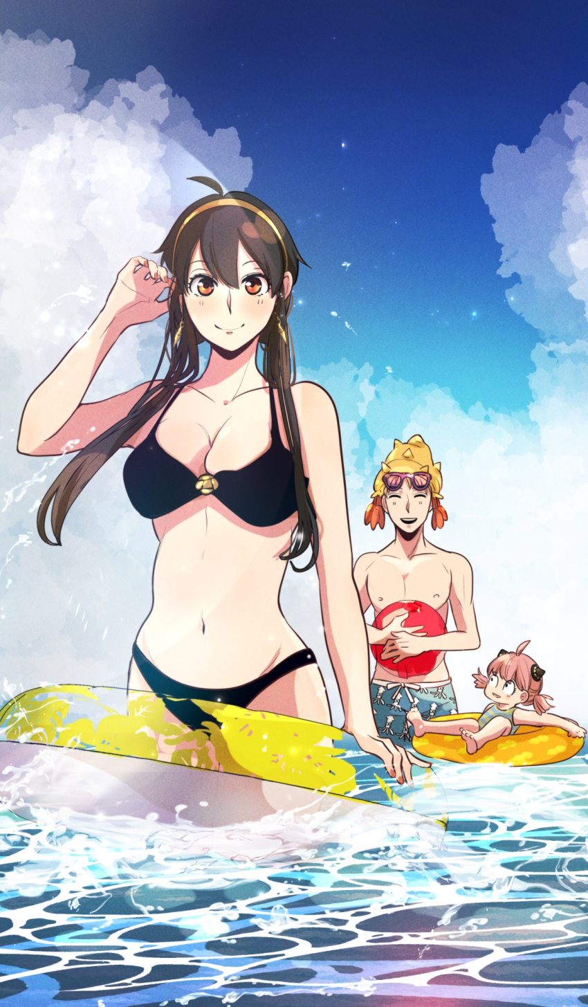 1boy 2girls ahoge alex_(sandora) alternate_costume anya_(spy_x_family) ball beachball bikini black_bikini blonde_hair blue_sky blush breasts cleavage closed_eyes closed_mouth cloud cloudy_sky commentary cowboy_shot day earrings english_commentary eyebrows_visible_through_hair eyewear_on_head gold_hairband green_swimsuit hair_between_eyes hand_in_own_hair hat highres holding holding_ball holding_beachball horn_ornament horns innertube jewelry looking_at_viewer male_swimwear medium_breasts multiple_girls navel o-ring o-ring_bikini ocean one-piece_swimsuit open_mouth outdoors pink_hair red_eyes short_hair short_hair_with_long_locks sidelocks sky smile spy_x_family standing stomach striped striped_swimsuit swim_trunks swimsuit topless_male twilight_(spy_x_family) wading yor_briar