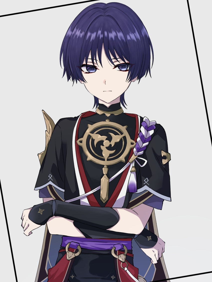1boy armor bad_id bad_twitter_id genshin_impact highres ij_xcm4o japanese_armor japanese_clothes kote kurokote looking_at_viewer male_focus mitsudomoe_(shape) purple_eyes purple_hair scaramouche_(genshin_impact) short_hair short_sleeves solo tassel tomoe_(symbol)