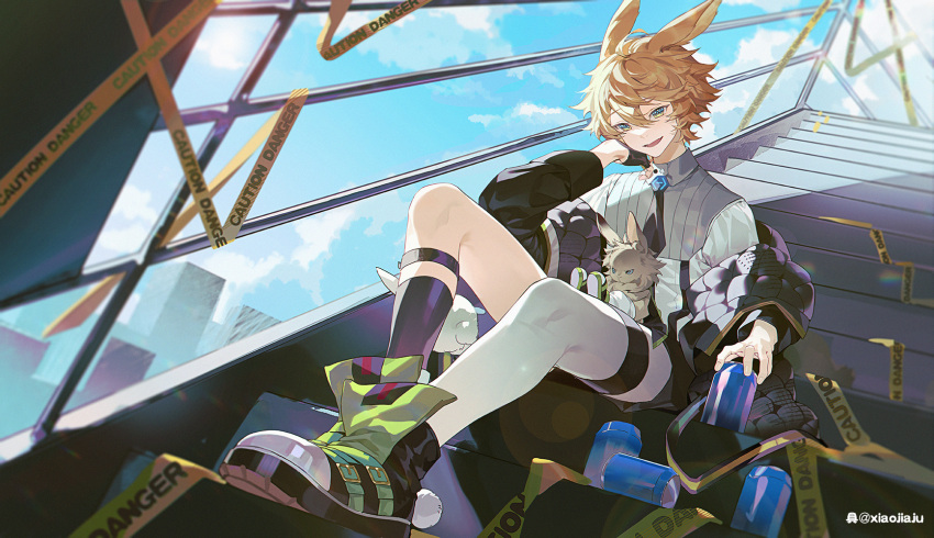 1boy animal_ears arknights artist_name asymmetrical_legwear bishounen blonde_hair blue_sky bunny can caution_tape green_eyes highres jacket lan-ge-zi leonhardt_(arknights) male_focus necktie outdoors rabbit_boy rabbit_ears shirt shorts sitting sky smile socks solo stairs suspenders thighs white_shirt