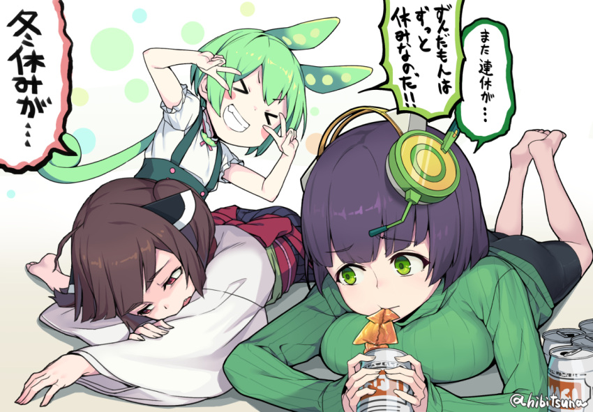 &gt;_&lt; 3girls ahoge barefoot black_hair breasts brown_hair can clenched_teeth green_eyes green_hair green_sweater headphones hibi_tsuna holding holding_can japanese_clothes kimono kyoumachi_seika large_breasts long_sleeves lying multiple_girls on_stomach red_eyes short_hair smile speech_bubble sweater teeth touhoku_kiritan translation_request twitter_username voiceroid white_kimono zundamon