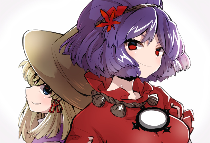 2girls back-to-back blonde_hair blue_eyes blush brown_headwear from_side hair_ornament hat leaf leaf_hair_ornament leaf_on_head looking_at_viewer mirror moriya_suwako multiple_girls noko351 purple_hair red_eyes red_shirt shirt smile touhou white_background yasaka_kanako