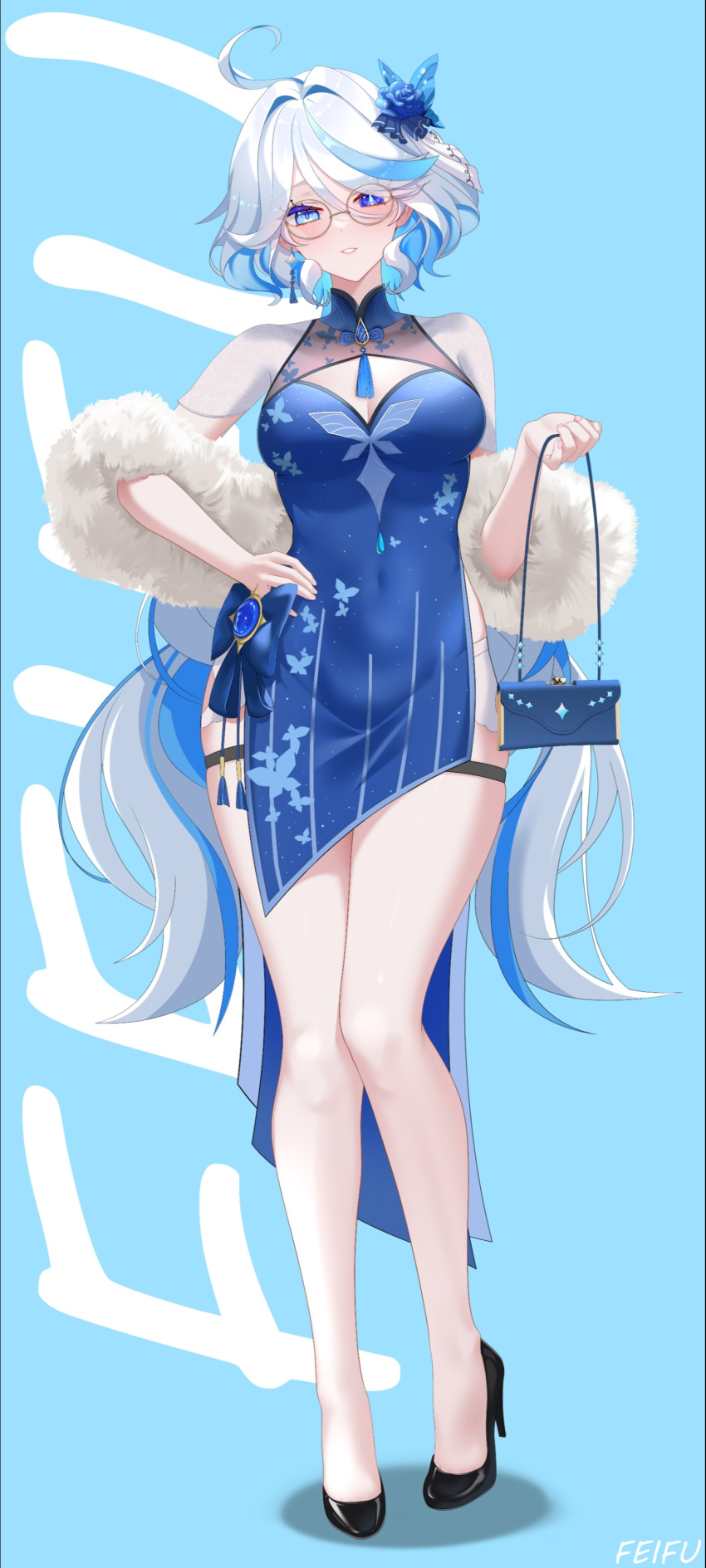 1girl absurdres ahoge alternate_costume bag bare_legs bespectacled black_footwear blue_background blue_dress blue_eyes blue_hair breasts cleavage cleavage_cutout clothing_cutout commentary_request covered_navel dress feifu full_body furina_(genshin_impact) genshin_impact glasses hair_intakes high_heels highres holding holding_bag long_hair looking_at_viewer medium_breasts multicolored_hair parted_lips round_eyewear short_sleeves simple_background solo standing streaked_hair thigh_strap thighs very_long_hair white_hair