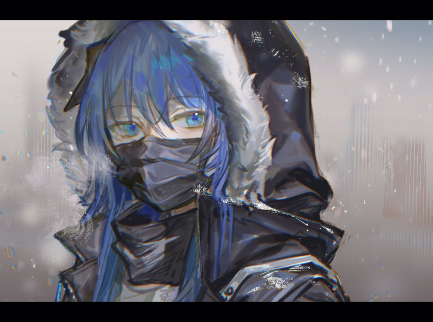 1girl arknights bangs black_coat blue_eyes blue_hair blurry blurry_background breathing brush_stroke close-up coat eyebrows_visible_through_hair fur_trim hair_between_eyes highres hood hood_up hooded_coat liangban_xiexu light_particles long_hair looking_at_viewer mask mostima_(arknights) mouth_mask rain scarf sidelocks solo water_drop