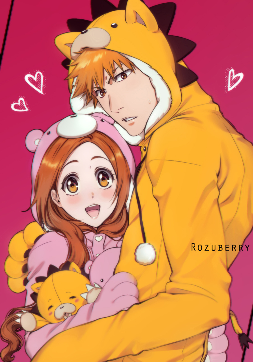 1boy 1girl animal_hood bleach blush brown_eyes couple fitstarrysky heart hetero highres hood hoodie inoue_orihime kon kurosaki_ichigo lips long_hair long_sleeves open_mouth orange_hair orange_hoodie parted_lips pink_hoodie red_background short_hair teeth upper_body