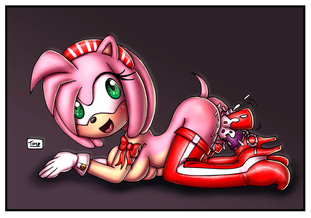 Nude Amy Rose