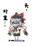  1girl :t american_flag bandana bandana_around_neck black_bandana black_headwear black_skirt blue_eyes bow bren_ten bren_ten_(girls&#039;_frontline) brown_bag chibi chibi_only chinese_commentary chinese_text closed_mouth commentary_request full_body girls&#039;_frontline gloom_(expression) goggles goggles_on_headwear hair_ornament hat hat_bow helmet highres long_hair pink_hair pleated_skirt pouch pout red_bow shirt short_sleeves simple_background skirt solo standing sticker su_xiao_jei translation_request twintails weapon_on_floor white_background white_shirt x_hair_ornament 