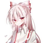 1girl bow closed_mouth collared_shirt commentary_request eyes_visible_through_hair fujiwara_no_mokou hair_between_eyes hair_bow highres korean_commentary korean_text long_hair nk_(pixiv32038709) red_eyes red_trim shirt simple_background smile solo suspenders touhou translation_request upper_body white_background white_bow white_hair white_shirt 