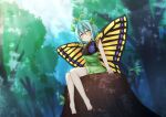  1girl antennae aqua_hair barefoot blush butterfly_wings closed_mouth dress eternity_larva fairy green_dress hair_between_eyes jemen leaf leaf_on_head multicolored_clothes multicolored_dress short_hair short_sleeves sitting smile solo touhou tree wings yellow_eyes 