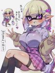  1girl asymmetrical_legwear black_thighhighs breasts cardigan chibi commentary_request crossed_legs fang gradient_hair grey_hair grey_shirt gyaru hair_behind_ear hair_ornament hair_tie hairclip hands_up heart heart_hair_ornament heart_piercing highres inkling kneehighs large_breasts long_hair long_sleeves looking_at_viewer loose_necktie multicolored_hair necktie o-ring o-ring_thigh_strap off_shoulder open_mouth piercing pleated_skirt pointy_ears purple_eyes purple_hair purple_necktie purple_skirt shirt shirt_tucked_in single_kneehigh single_sock single_thighhigh sitting skindentation skirt socks solo splatoon_(series) striped_blush suction_cups ta2pcy tentacle_hair thigh_strap thighhighs thighs translation_request very_long_hair wingtip_collar yellow_cardigan 