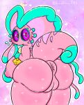  &lt;3 alien anthro anus big_breasts big_butt blush bodily_fluids breasts butt cheese dairy_products fecto_forgo female food genital_fluids genitals hi_res holding_cheese huge_breasts huge_butt huge_ears kirby_(series) kirby_and_the_forgotten_land lewdchuu_(artist) looking_at_viewer looking_back multicolored_eyes nintendo nude pink_body pussy pussy_juice solo video_games 