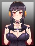  &gt;:) 1girl :3 absurdres artist_name bangs bident black_dress black_gloves black_hair blood blood_on_clothes breasts cleavage closed_mouth dress eyebrows_visible_through_hair eyelashes fingerless_gloves flower gloves gold_hairband hair_flower hair_ornament highres large_breasts mirukukuin red_eyes rose short_hair_with_long_locks solo spy_x_family v-shaped_eyebrows yor_briar 