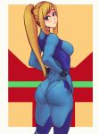 1girl absurdres artist_name ass bangs blonde_hair blue_bodysuit blue_eyes bodysuit breasts closed_mouth commentary from_behind hand_on_hip highres lips long_hair long_sleeves looking_at_viewer looking_back medium_breasts metroid raichiyo33 samus_aran shiny shiny_clothes shiny_hair signature simple_background skin_tight solo turtleneck zero_suit 