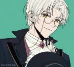  1boy black_coat closed_mouth coat glasses gloves green_background hat holding holding_clothes holding_hat kaicggo long_sleeves looking_at_viewer male_focus mole mole_under_eye short_hair simple_background smile solo tears_of_themis vyn_richter_(tears_of_themis) white_gloves white_hair yellow_eyes 