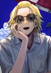  1boy black_eyes blonde_hair cloud day empty_eyes hand_up head_rest highres looking_at_viewer lumian_(user_lomen) male_focus medium_hair open_mouth outdoors sano_manjirou shirt short_sleeves smile solo sunglasses tokyo_revengers upper_body white_shirt 